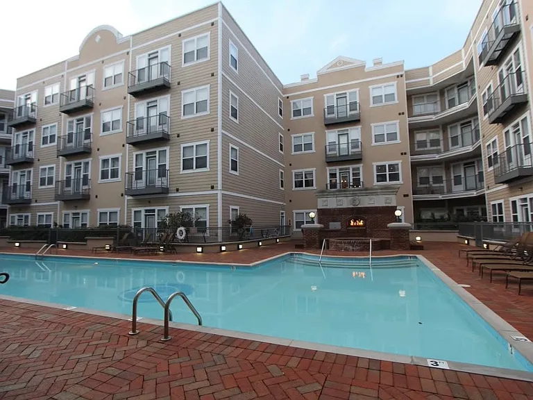3000 Vanderbilt Pl #218 — Photo 2