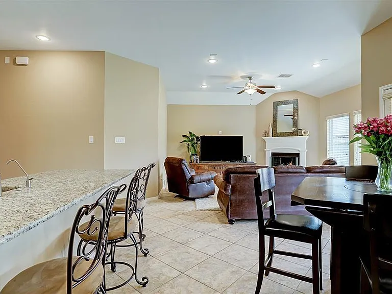 4411 Eclipse Park Ct — Photo 11