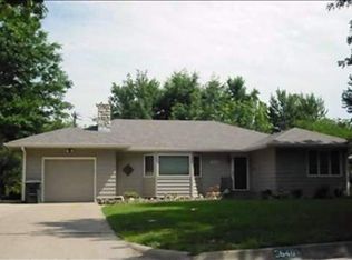 3640 SW Avalon Ln, Topeka, KS 66604