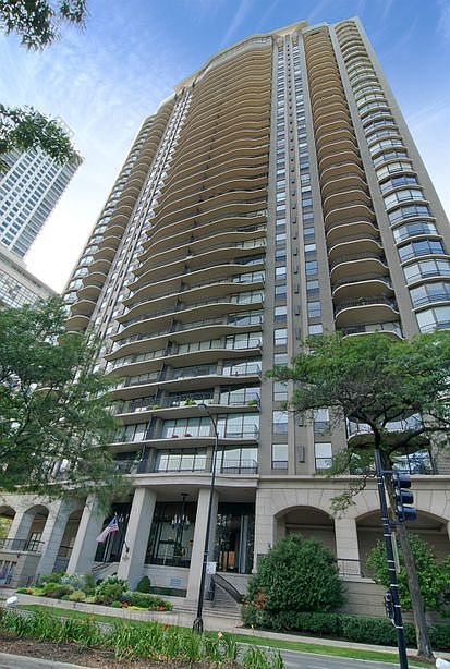 1st image of 1040 N Lake Shore Dr APT 20B