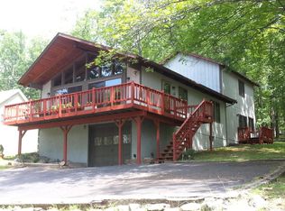 417 Westcolang Rd, Hawley, PA 18428