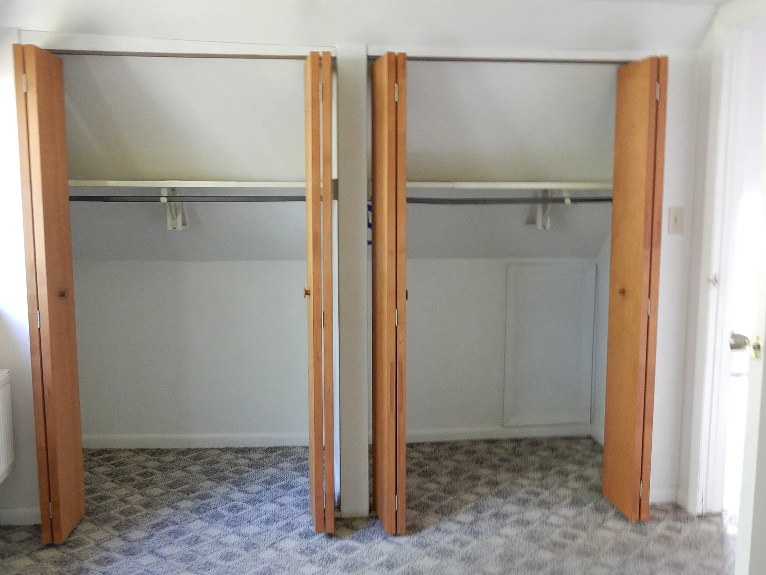 4 bed, 1.0 bath, $940 — Photo 3