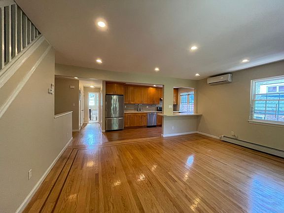 3rd image of 43-10 Orient Ave Floor 2