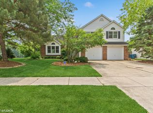 200 Chateau Ln, Dyer, IN 46311