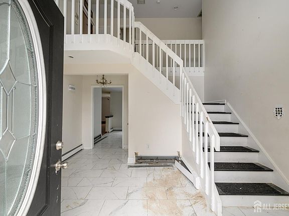 2nd image of 9 Southfork Dr