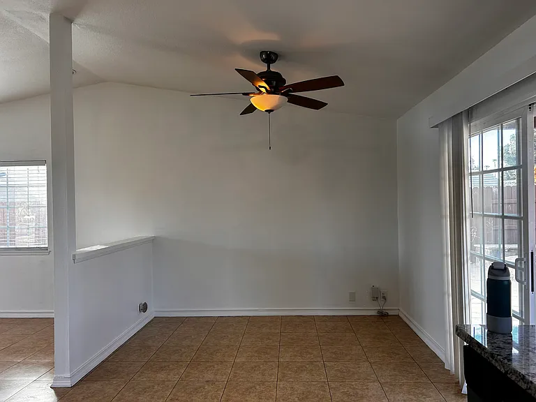 861 Calle Camelia — Photo 18
