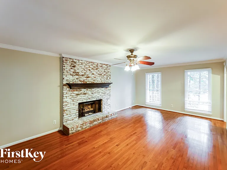 532 Russet Bend Dr — Photo 3