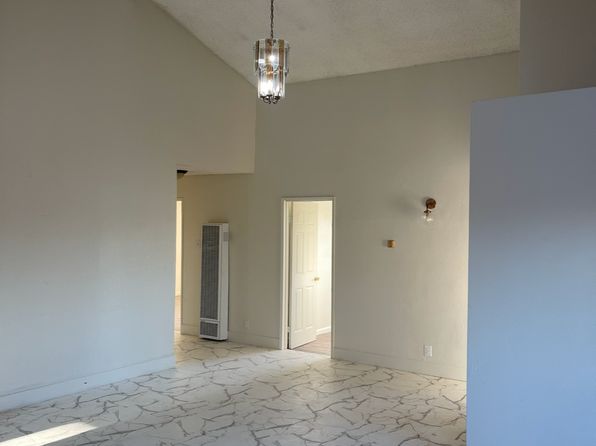 1146 Lime Ave #1146