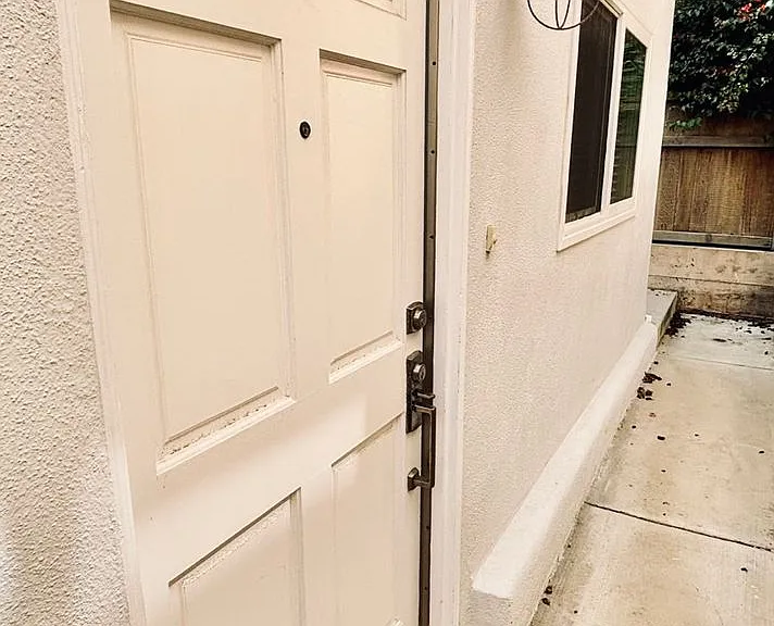 208 Seaview St — Photo 11