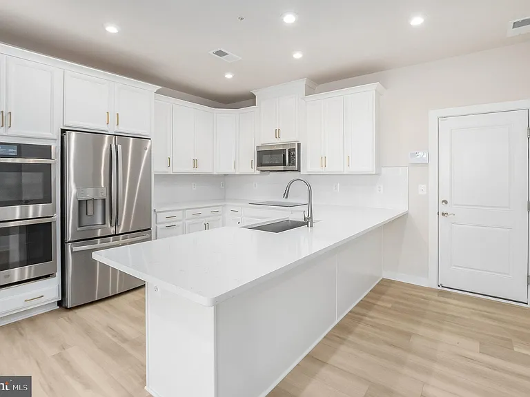 44514 Wolfhound Sq — Photo 9
