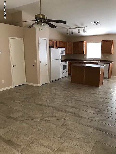 2nd image of 203 N Saffron Cir