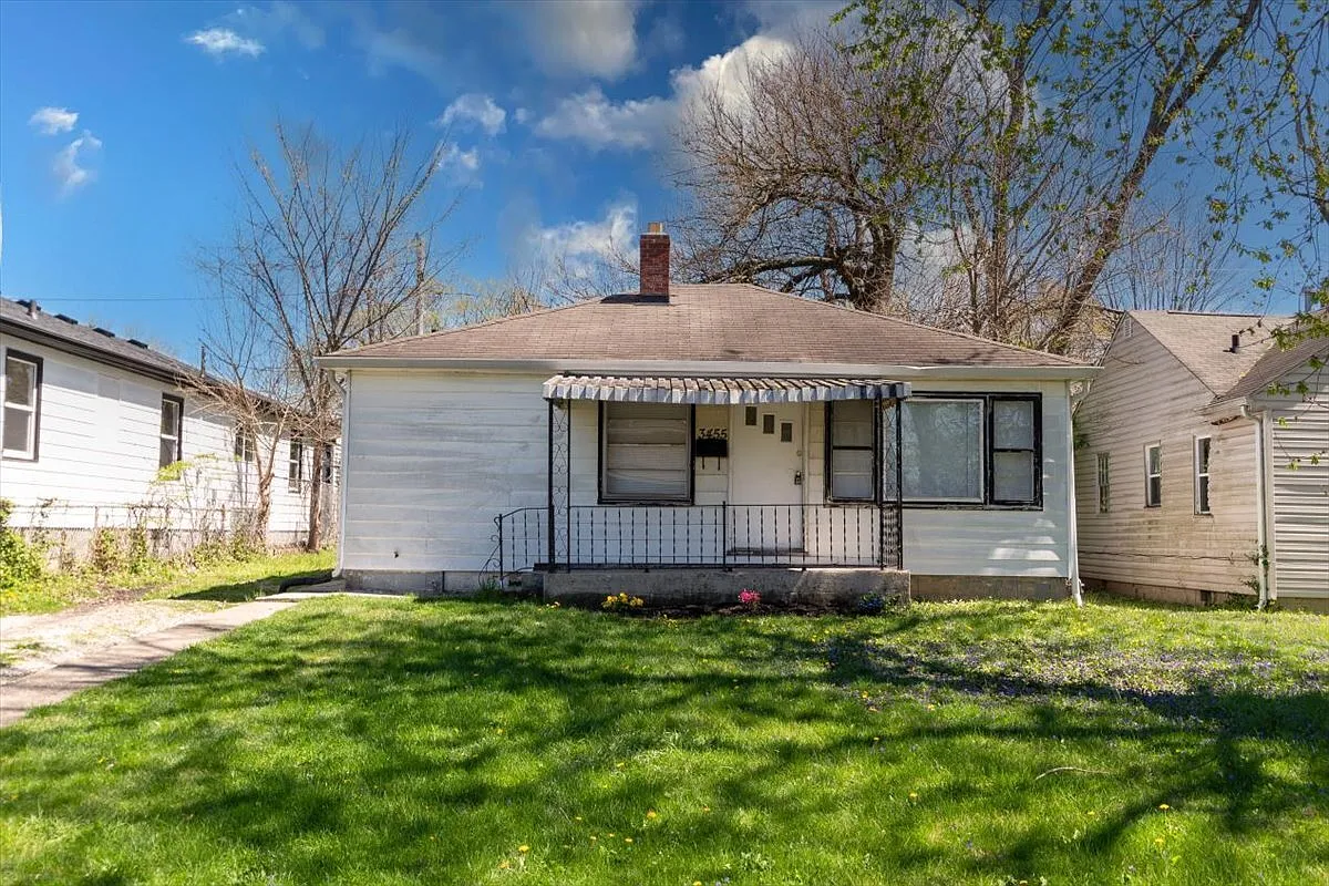 3455 N Grant Ave photo 1