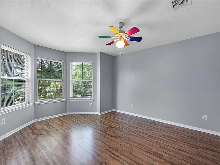6131 Settlers Lake Cir W — Photo 10