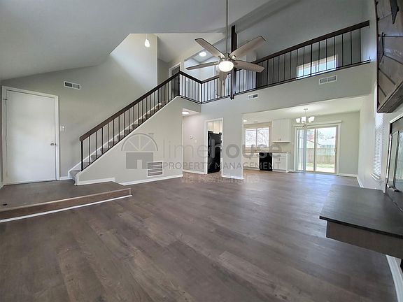 3rd image of 1553 Beachview Dr