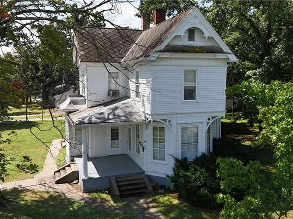 805 W Sycamore St, Nevada, MO 64772