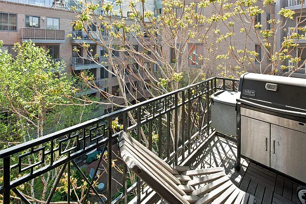 Sold by Douglas Elliman | media 10