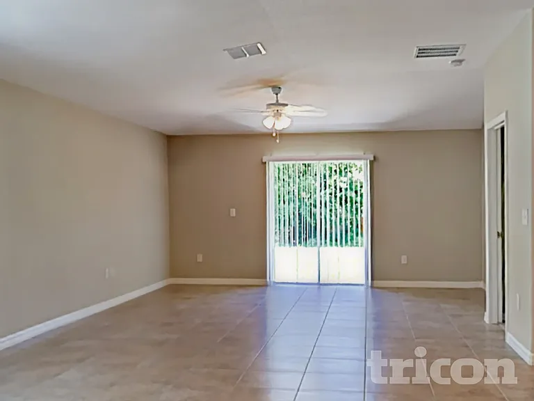 1724 Broad Winged Hawk Dr — Photo 18