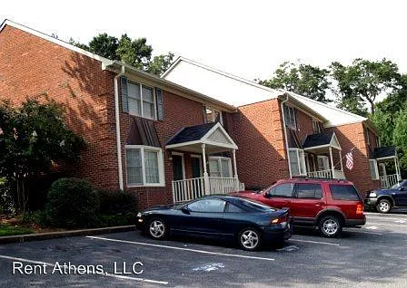 211 W Rutherford St photo 1