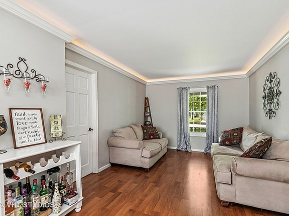 4th image of 2243 Glenmoor Dr