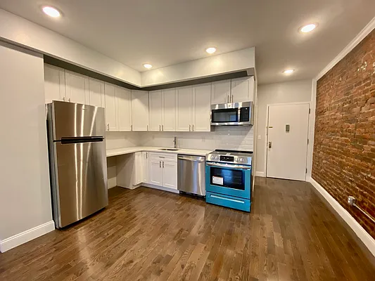 Rented by Compass | media 14