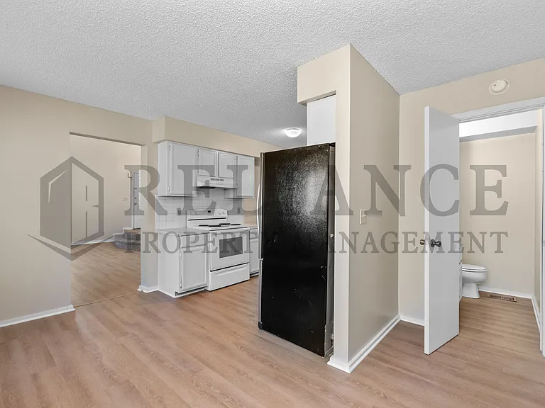445 N Richmond Ave — Photo 16