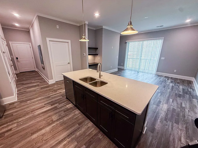 2120 Creason St — Photo 5