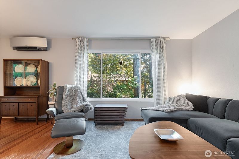 4th image of 24830 12th Avenue S