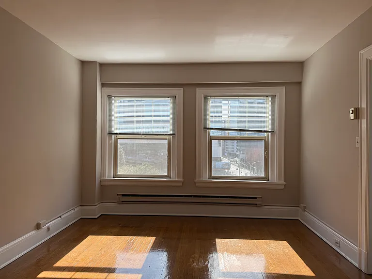Sherwood Apartments — Photo 21