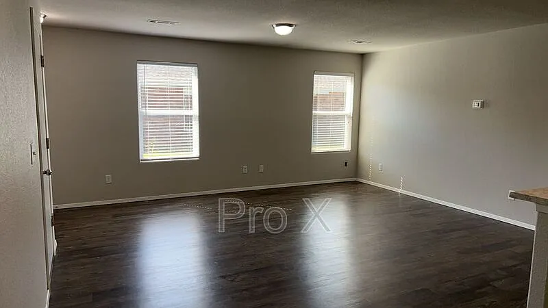 3 bed, 2.0 bath, 1420 sqft, $1,425 — Photo 4