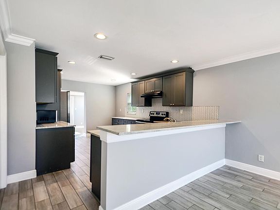 4th image of 3906 W Lemon St