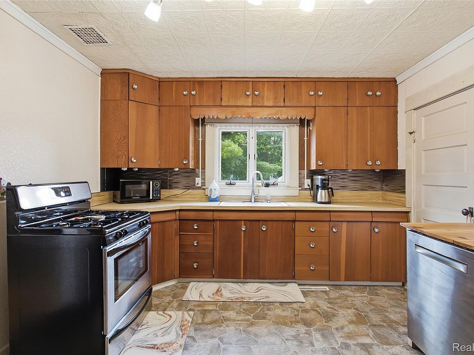 223 N Main St, photo 15