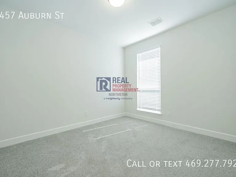 2457 Auburn St — Photo 28