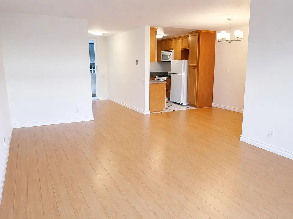 831 3rd Street, Santa Monica CA 90403, Leaving Room
