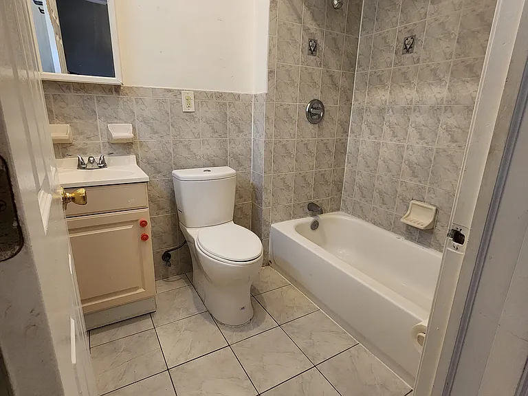 66 Vincent St #2 — Photo 18