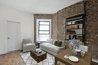 Rented by R New York