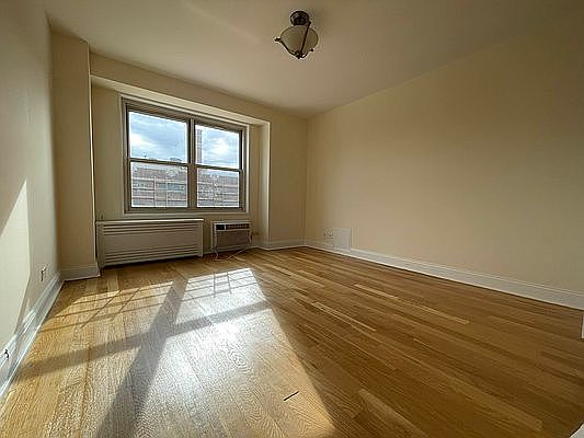 3rd image of 12333 83rd Ave APT 507
