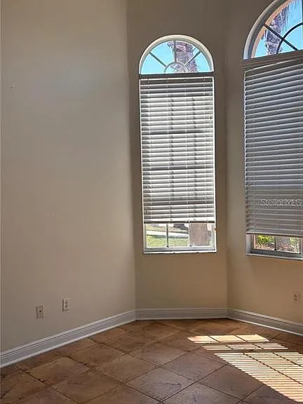 10547 Martinique Isle Dr — Photo 25