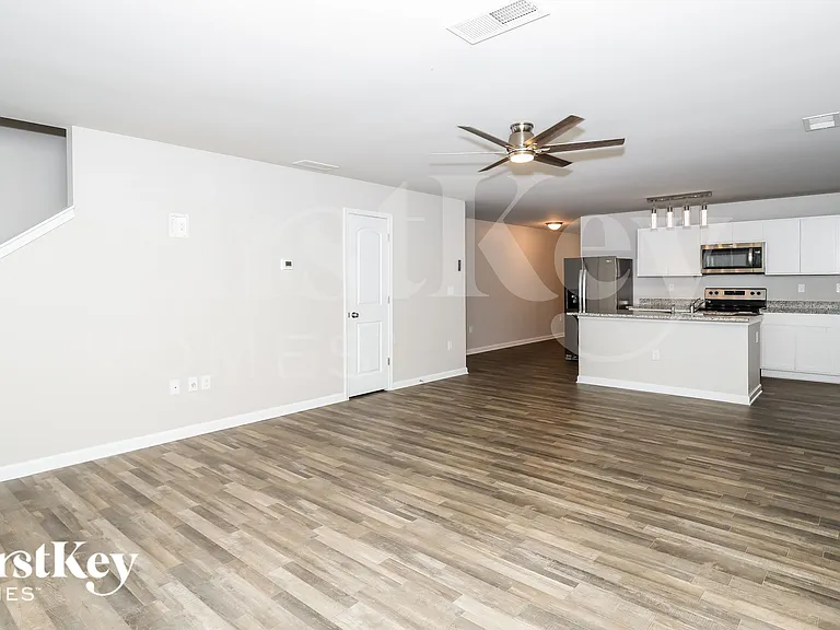 2550 Wood Bend Ln — Photo 4