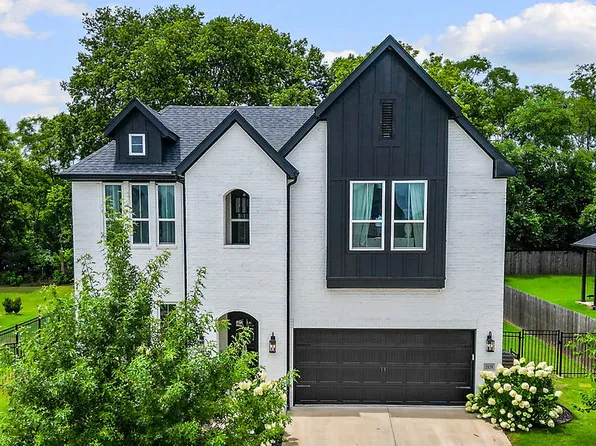 2879 N Whistle Post Dr, Fayetteville, AR 72704