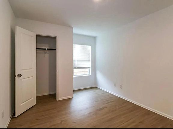 4th image of 621 Roaring Falls Dr