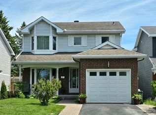 61 Hawley Cres, Ottawa, ON K2M1T4