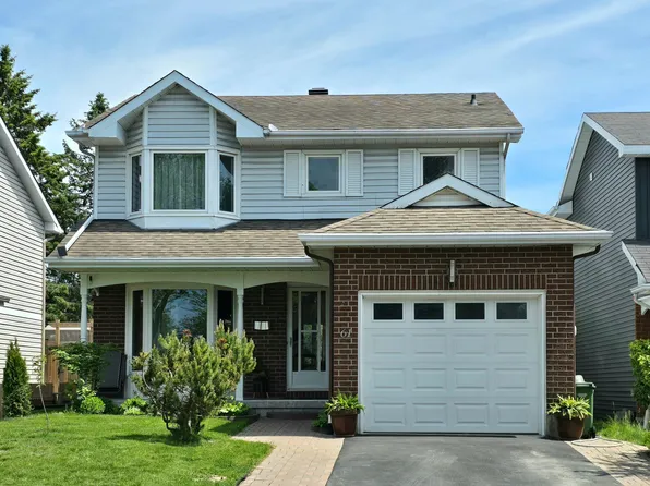 61 Hawley Cres, Ottawa, ON K2M 1T4