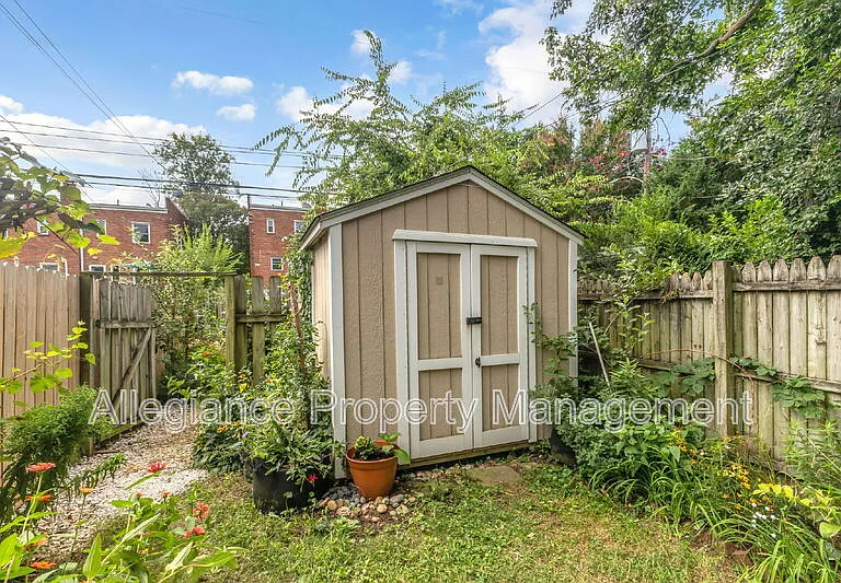 525 E Alexandria Ave — Photo 32