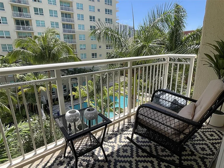 2000 N Bayshore Dr #525 — Photo 13