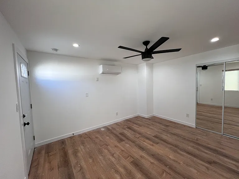 629 W Hillsdale St #B — Photo 14