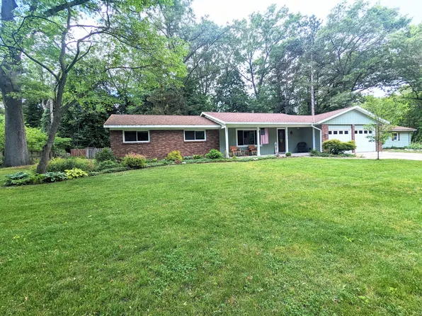 3313 Pine Tree Dr, Allegan, MI 49010