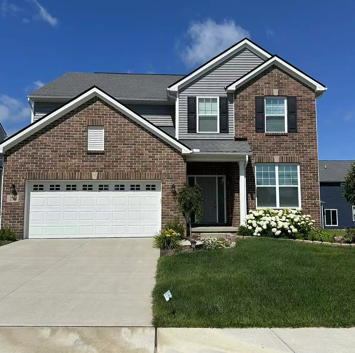 4 bed, 2.5 bath, 2752 sqft, $3,900 — Photo 1