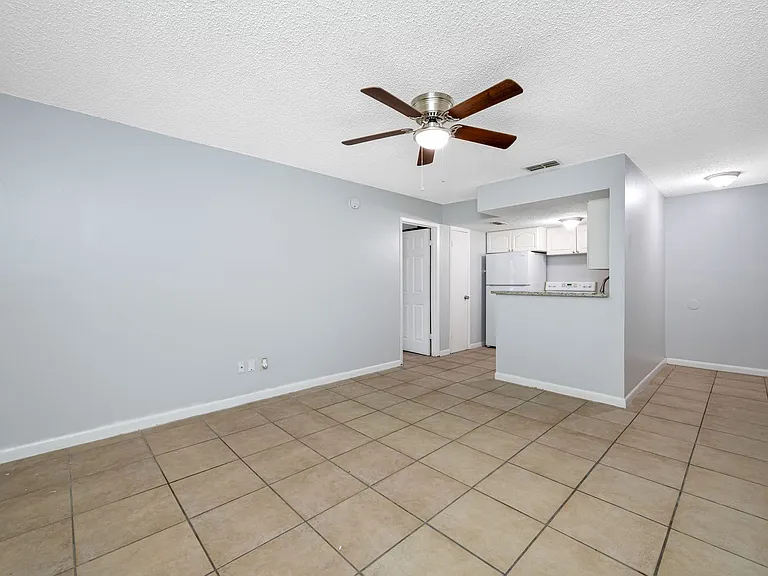 5113 N Nebraska Ave — Photo 37
