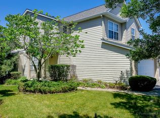 3232 Foxridge Ct, Woodridge, IL 60517