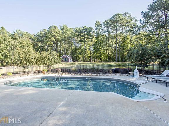 3rd image of 475 Huiet Dr